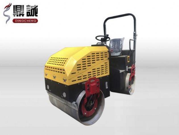 點(diǎn)擊查看詳細(xì)信息<br>標(biāo)題：2.5噸全液壓座駕式振動(dòng)壓路機(jī) 閱讀次數(shù)：15094