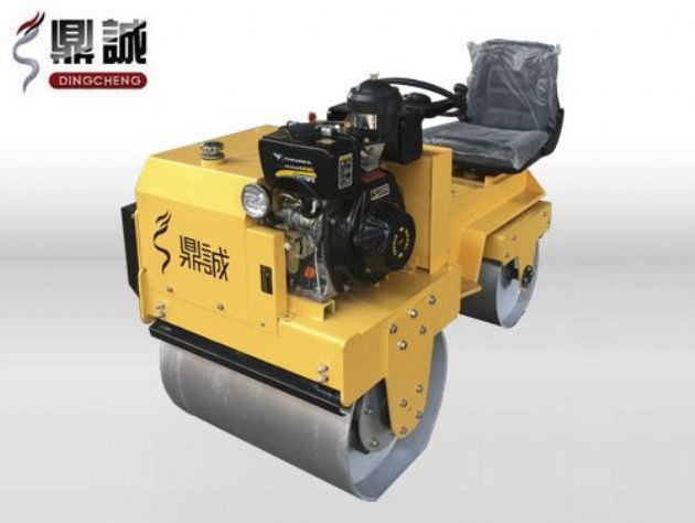 點(diǎn)擊查看詳細(xì)信息<br>標(biāo)題：DC850C座駕式壓路機(jī) 閱讀次數(shù)：15827